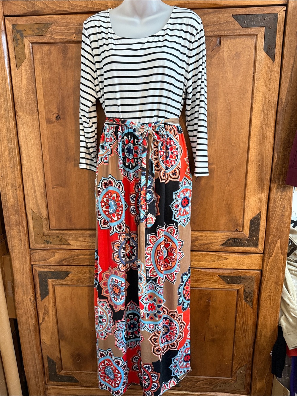 Boutique Striped Top Mixed-Print Maxi Dress in Black, White & Red size L - XL